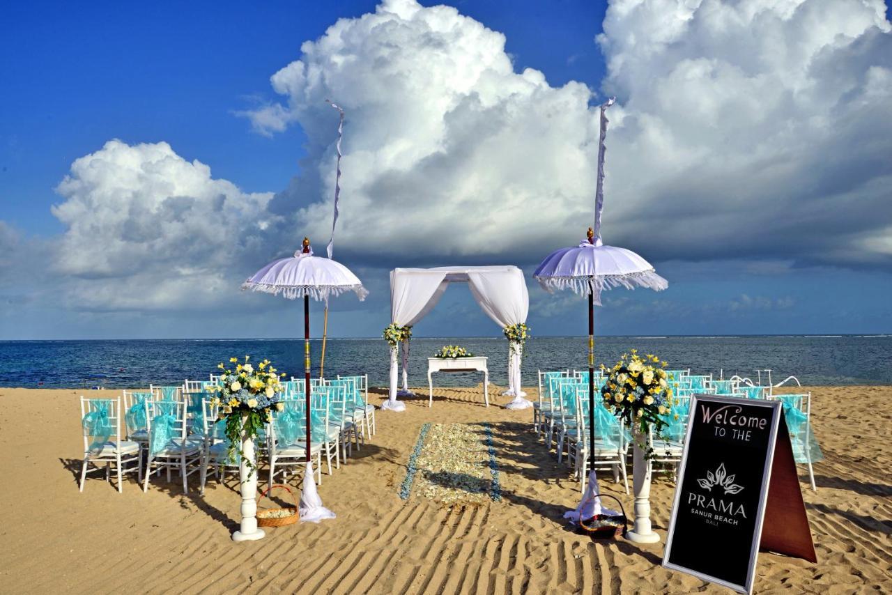 ホテル プラマ サヌール ビーチ バリ エクステリア 写真 A beach wedding in Bali, Indonesia